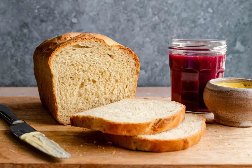 Serve bread in small pieces before serving